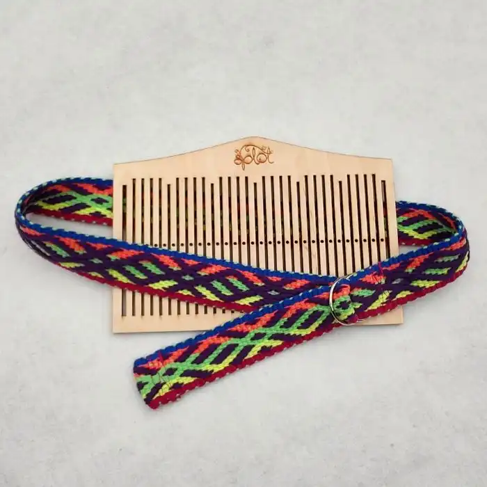 Energetyczny wielokolorowy pasek odzieżowy z pick-up wybieranym wzorem