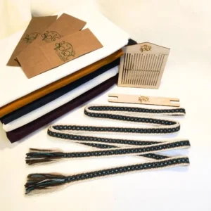 Krajka rypsowa wełniana brązowo-kremowa z wyrazistą niebieską nitką